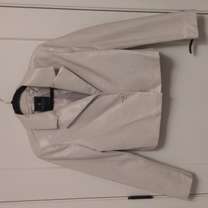 Bagatelle collection cropped pleather blazer in ivory color Sz. M xlnt condition